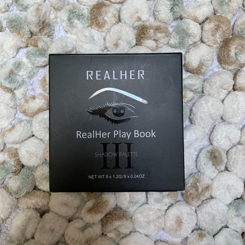 RealHer play book shadow palette #3